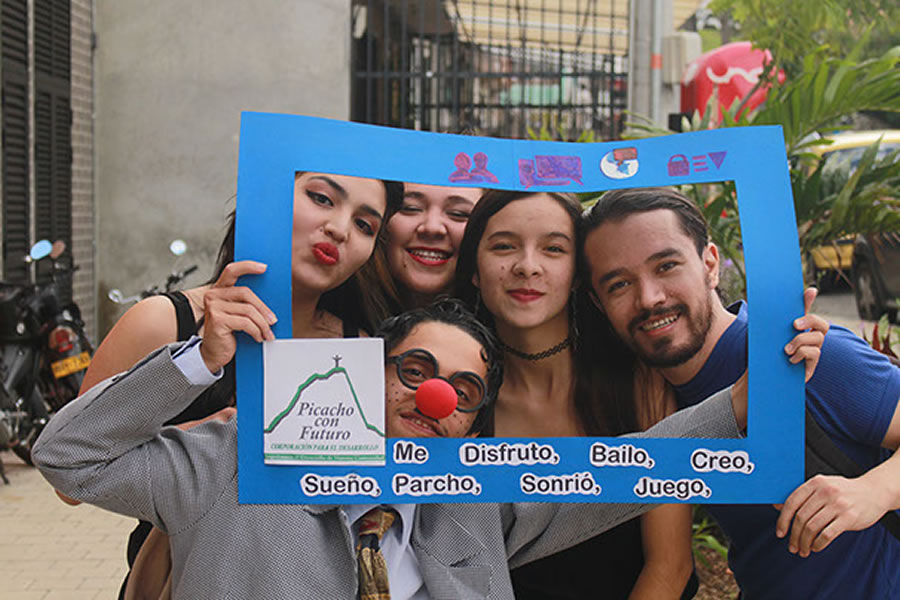 Iniciativas juveniles por la Comuna