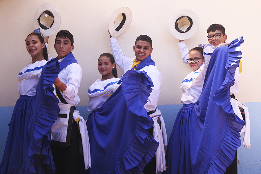 Aprender danza para acercarnos a la tradición, el cuidado y la familia