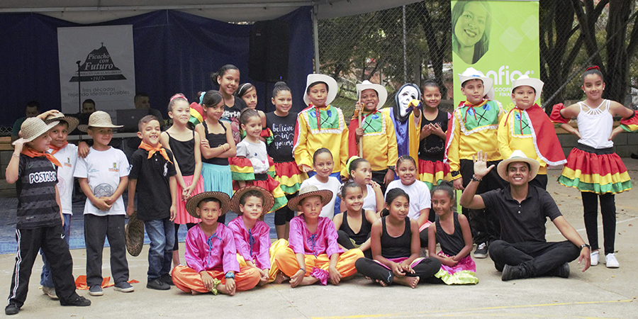 Aprender danza para acercarnos a la tradición, el cuidado y la familia